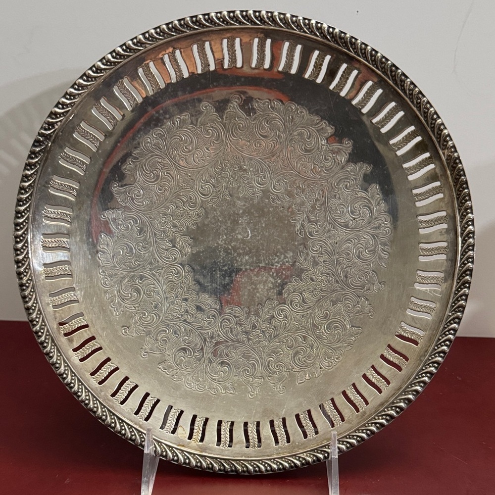 Vintage Antique Wm Rogers Silver Plate Silver Plate 10" plate number 9334